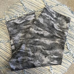 Lululemon Wunder Under Textured Legging, Size 6